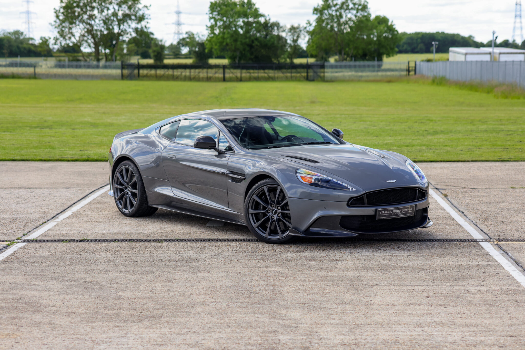 プロヴァンスミニチュア　Aston Martin Vanquish ロードスター プロヴァンスミニチュア Aston Martin Vanquish ロードスター 【公式通販】
