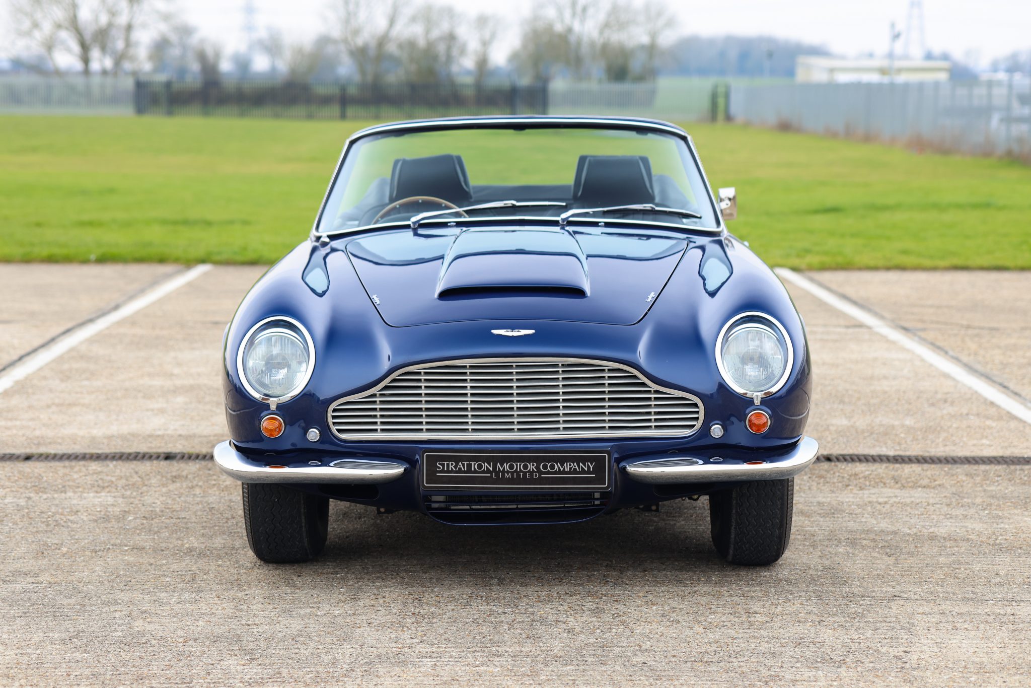 1968 Aston Martin DB6 Volante - Stratton Motor Company